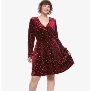 **2 for $25** Never worn Harry Potter burgundy dress W/ long sleeves sz Lg